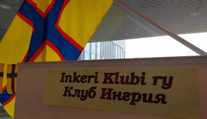 Inkerinmaan lippu ja teksti Inkeri Klubi ry
