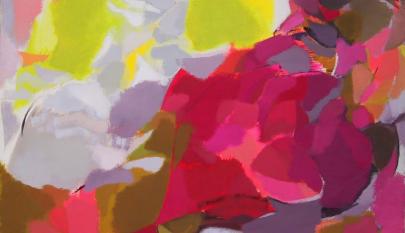 Aniliininpunainen oikea laita, keltaista, valkoista, harmaata ja violettia vasemmalla. Kaarevia kuvioita.