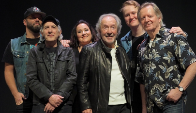 Easyn jäsenet rivissä iloisina