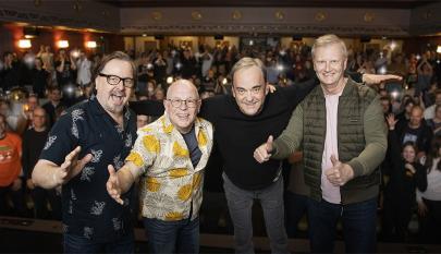Heikki Hela, Timo Kahilainen, Olli Keskinen ja Matti Grönberg lavalla mukavissa tunnelmissa 