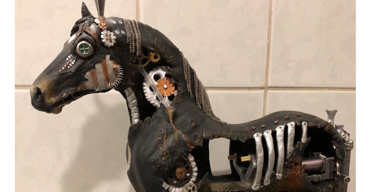 Caroline Hamilton-MacQuarrie, Steamhorse Henry, 2020, steampunk-veistos