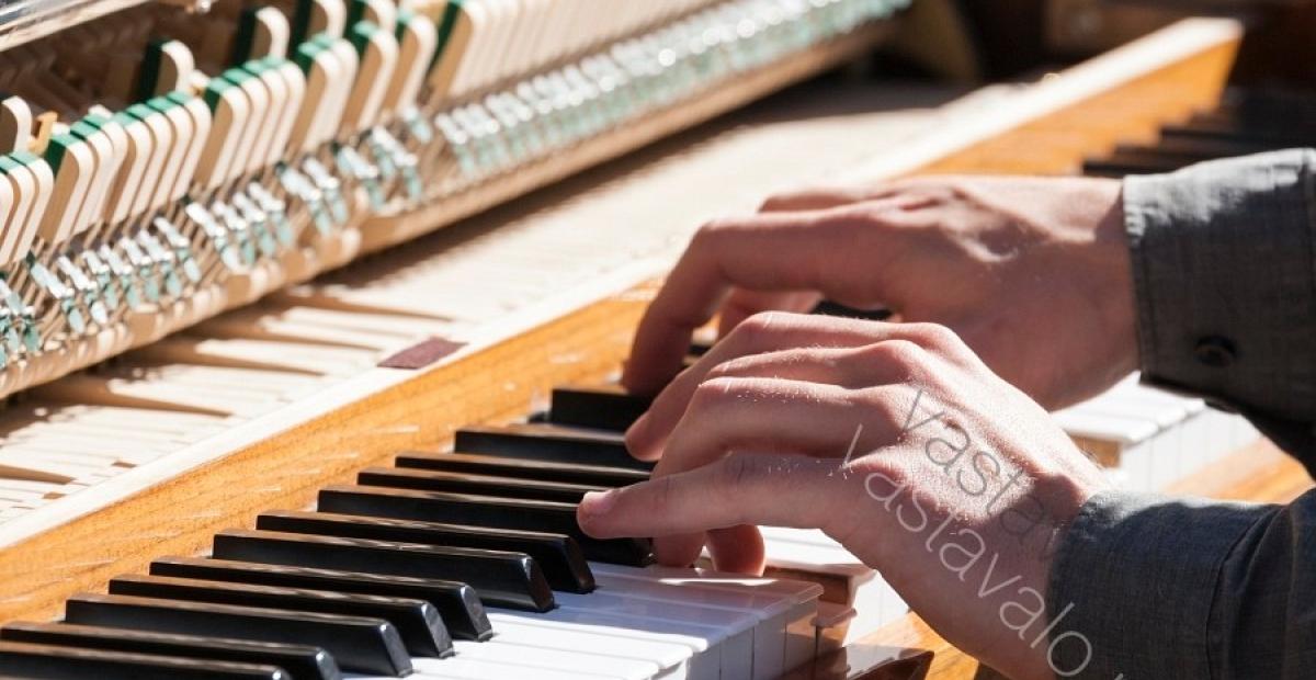 pianistin sormet